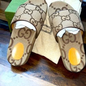Gucci GG slides size 10 in excellent condition
